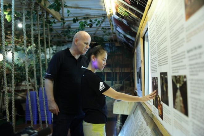 Clip Thu Minh khoe dùng mật gấu tươi cách đây 3 năm gây tranh cãi Clip Thu Minh khoe dùng mật gấu tươi cách đây 3 năm gây tranh cãi