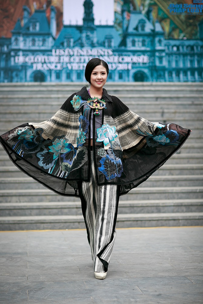 Ngọc Hân hoá thân thành cô gái dân tộc