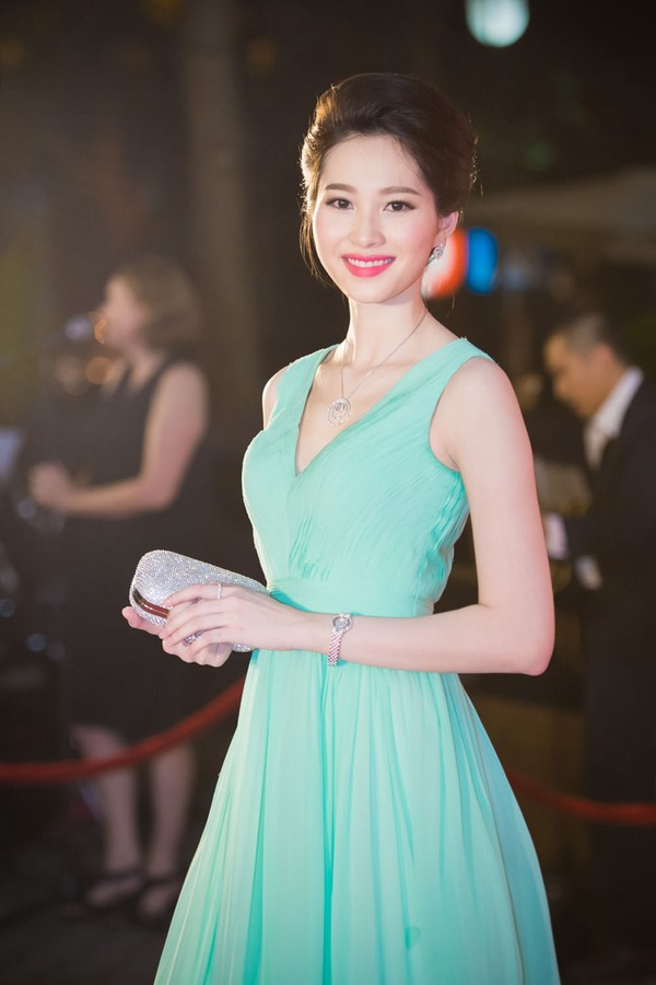 Hoa hậu Việt “lên đời” nhan sắc sau đăng quang Hoa hậu Việt “lên đời” nhan sắc sau đăng quang