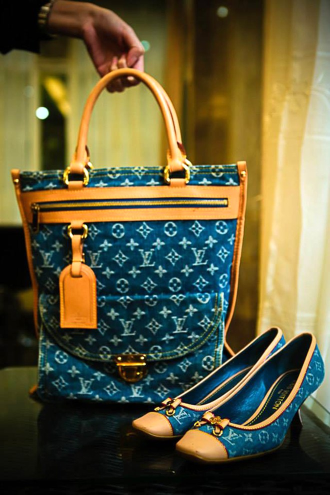 Kho hàng hiệu thanh lý hơn 100 món của nữ doanh nhân Sài Gòn