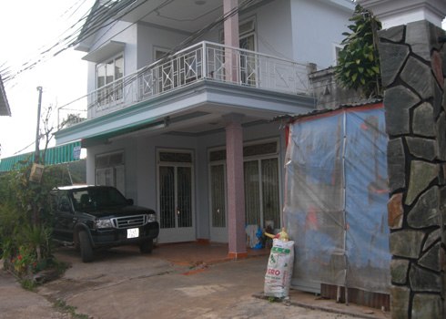 Đại gia ''chân đất'' chơi ngông không đụng hàng Đại gia ''chân đất'' chơi ngông không đụng hàng