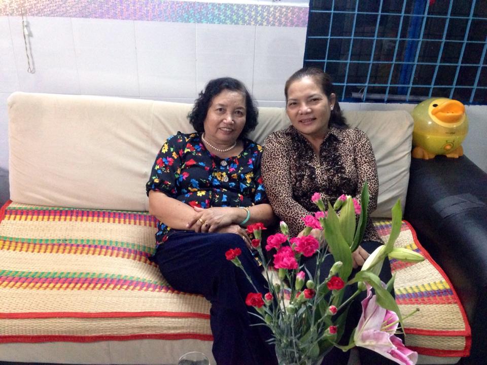 Bố mẹ Bảo Duy vào thăm nhà con dâu Phi Thanh Vân