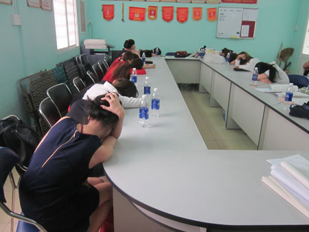 Quái chiêu dụ khách Tây đi mua dâm ở Sài Gòn