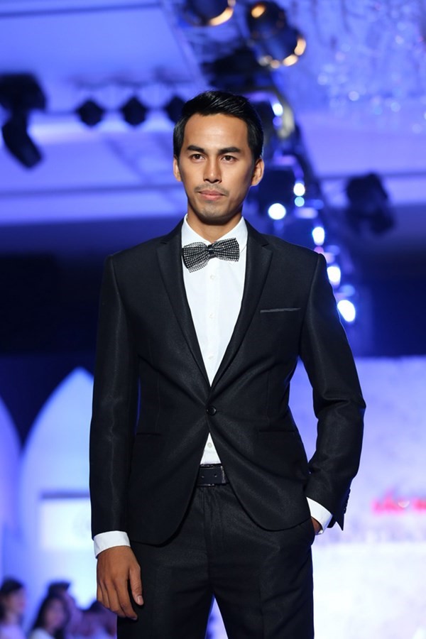 Siêu mẫu Duy Nhân lịch lãm, phong cách trên sàn catwalk