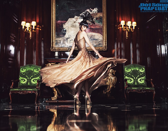 Jessica Minh Anh biến tháp Eiffel thành sàn diễn thời trang lịch 