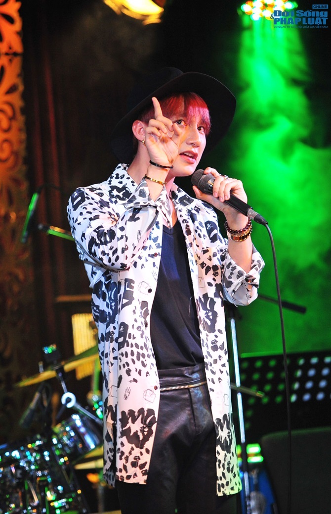 Tự ý hủy show , Sơn Tùng M- TP phải đền 600 triệu đồng