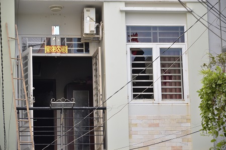 TP.HCM: Phá cửa cứu hai bé trai trong căn nhà bốc cháy