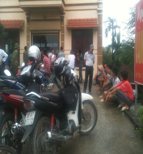 Vụ cướp tiệm vàng Hà Nam: Nạn nhân và nhân chứng chưa hết hoảng s Vụ cướp tiệm vàng Hà Nam: Nạn nhân và nhân chứng chưa hết hoảng s