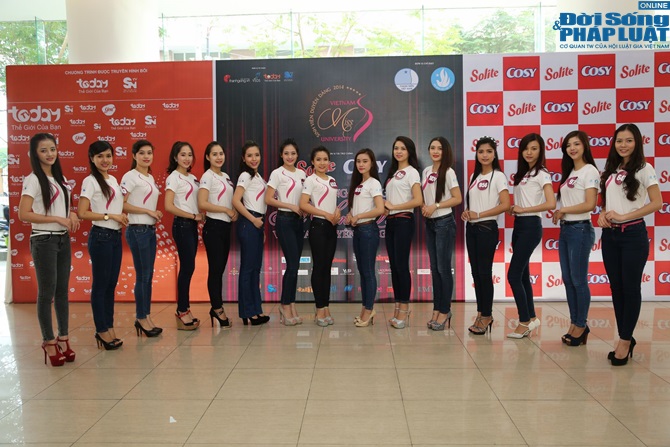 Đặng Thu Thảo làm giám khảo tìm kiếm Hoa khôi Nữ sinh