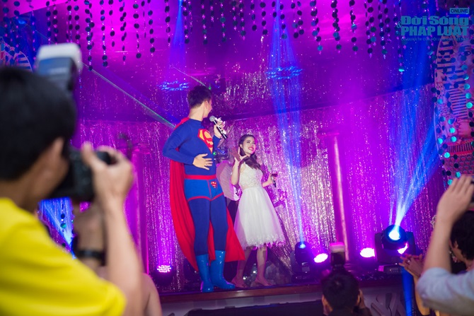 Ngày Haloween: Giật mình với những màn hóa trang ma quỷ của sao V