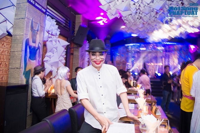 Ngày Haloween: Giật mình với những màn hóa trang ma quỷ của sao V