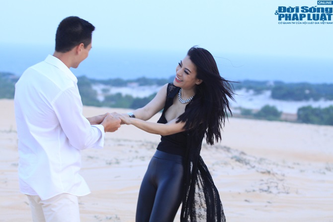 Trương Ngọc Ánh lãng mạn bên biển cùng Kim Lý trong “Hương Ga” OS