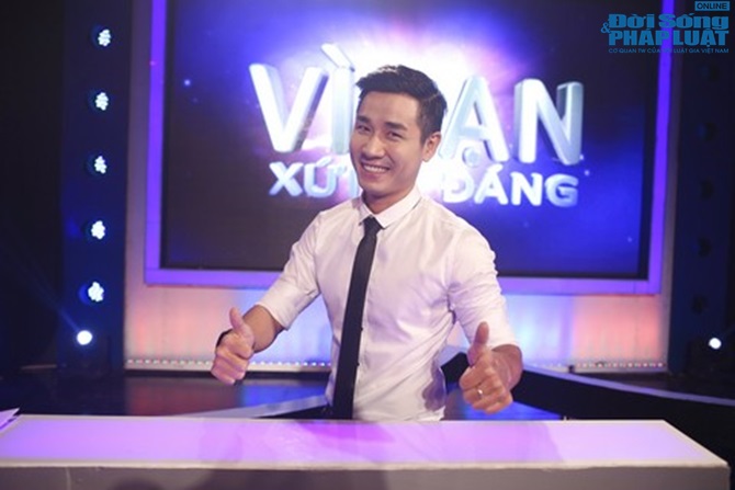 MC Nguyên Khang giật hơn 53 triệu từ tay Trấn Thành tặng sinh viê