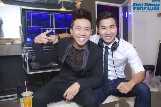 MC Nguyên Khang giật hơn 53 triệu từ tay Trấn Thành tặng sinh viê