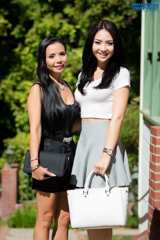 Hoa Hậu Jennifer Chung gặp gỡ Phó Tổng Giám đốc cuả Apple