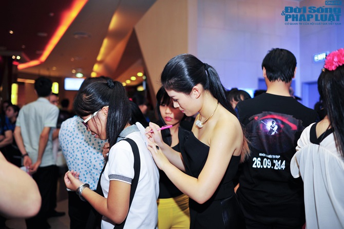 Đàm Vĩnh Hưng rối bờ trước lời đề nghị bán phim 50 tỷ