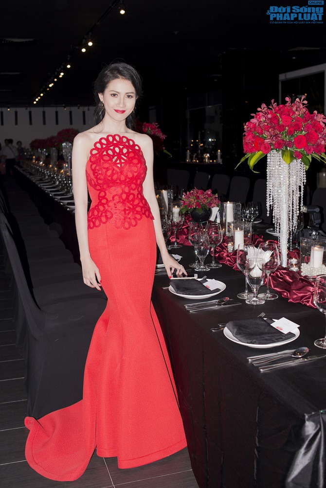 Người đẹp Phan Thị Lý bất ngờ tái xuất mừng sinh nhật Phan Thị Mơ