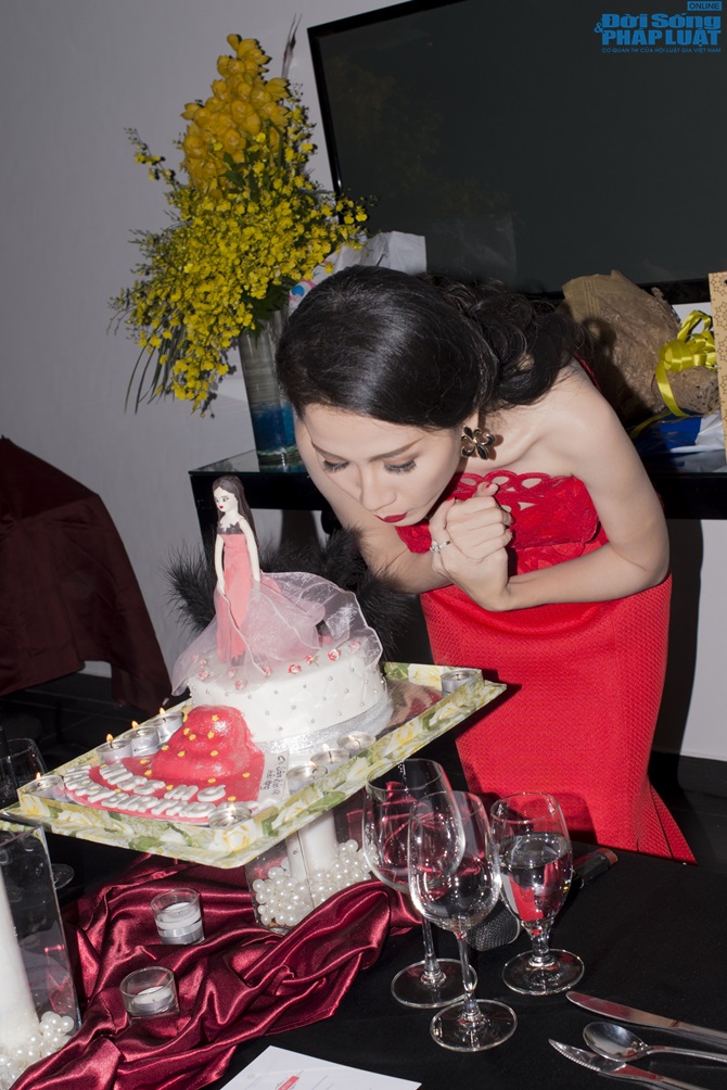 Người đẹp Phan Thị Lý bất ngờ tái xuất mừng sinh nhật Phan Thị Mơ