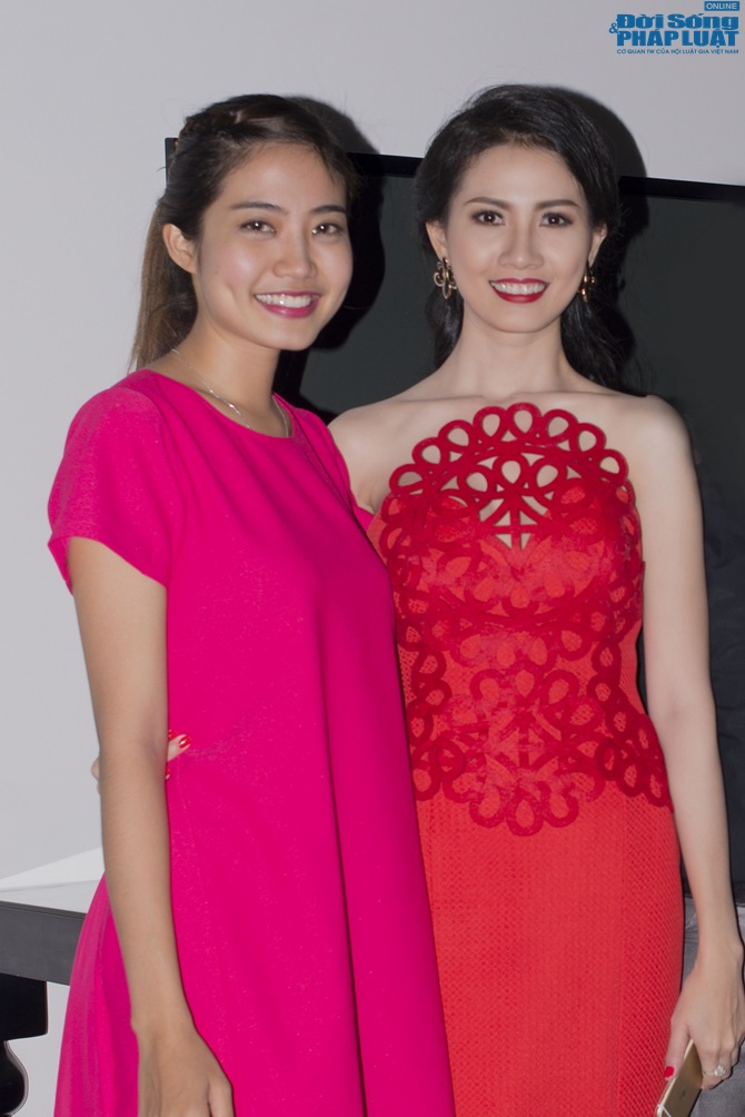 Người đẹp Phan Thị Lý bất ngờ tái xuất mừng sinh nhật Phan Thị Mơ