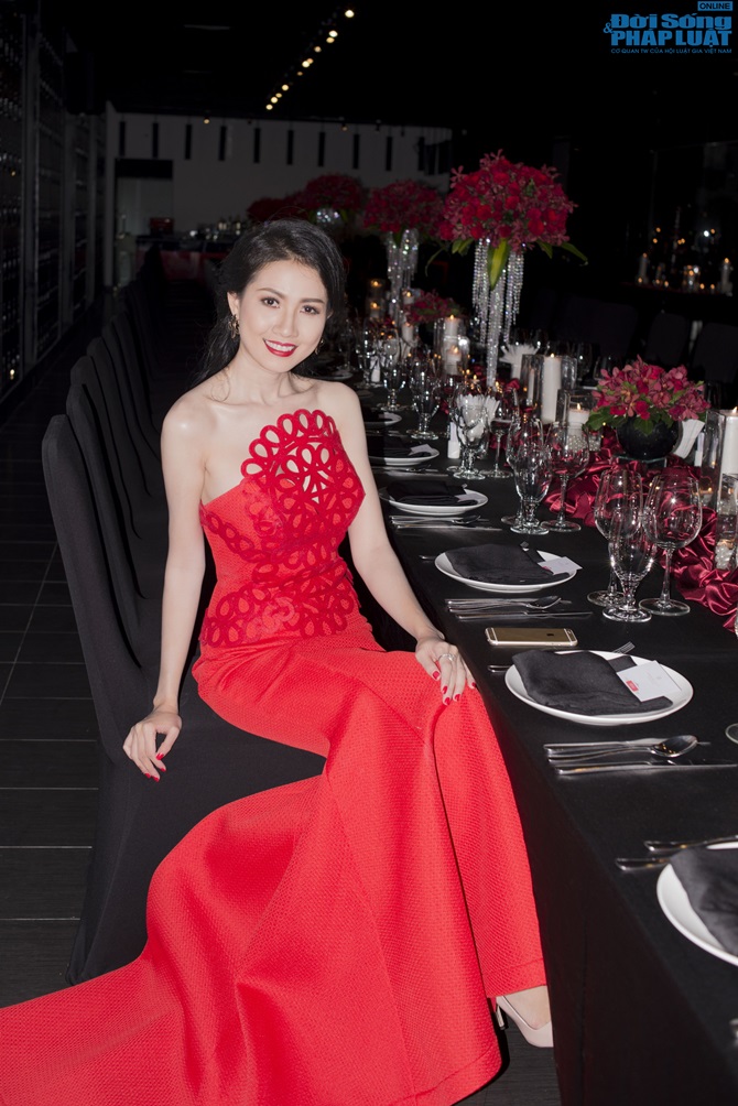 Người đẹp Phan Thị Lý bất ngờ tái xuất mừng sinh nhật Phan Thị Mơ