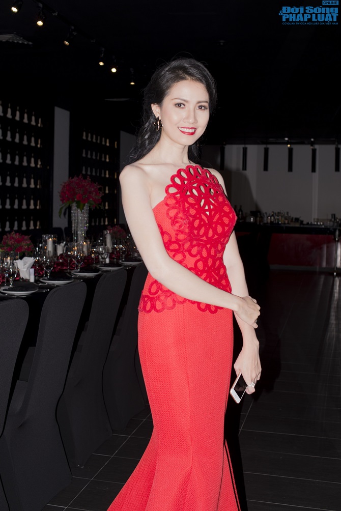 Người đẹp Phan Thị Lý bất ngờ tái xuất mừng sinh nhật Phan Thị Mơ