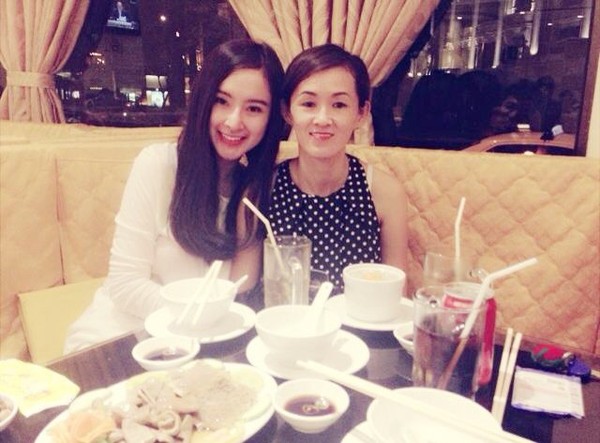 Angela Phương Trinh tự hào về gánh xôi của mẹ