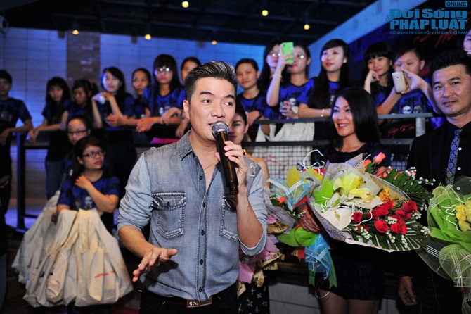 Đàm Vĩnh Hưng lại đau đầu vì hàng loạt Việt kiều tranh giành “Hiệ