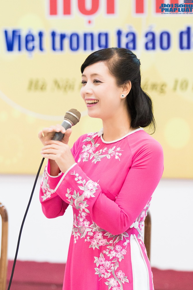 Á hậu Hoàng Anh rạng rỡ bên diễn viên Chiều Xuân đằm thắm