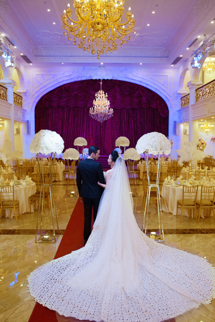 Linh Nga hóa “cô dâu” kiều diễm bên “chú rể” Mạc Anh Quân