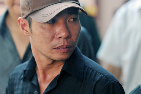 Bị in hình phản cảm trên bìa sách, Công Lý lên tiếng bức xúc Bị in hình phản cảm trên bìa sách, Công Lý lên tiếng bức xúc