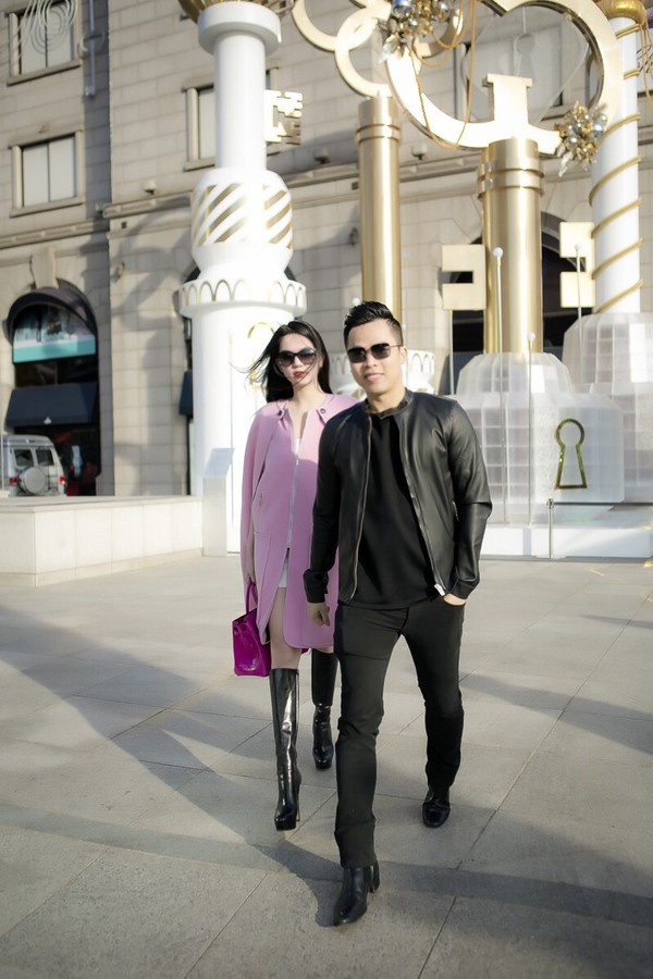 Ngọc Trinh sành điệu, tình tứ bên Vũ Khắc Tiệp