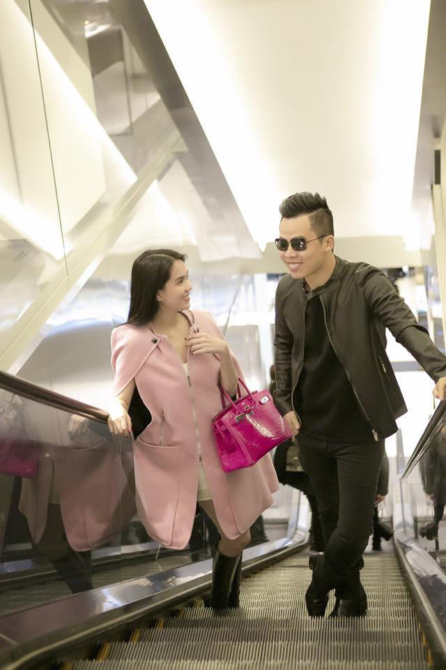 Ngọc Trinh sành điệu, tình tứ bên Vũ Khắc Tiệp