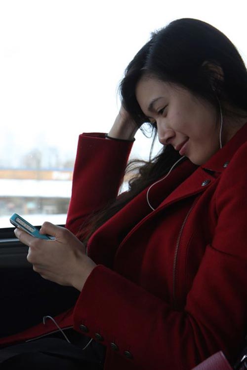 Nét sang chảnh của người đẹp 9x phiên dịch cho David Beckham