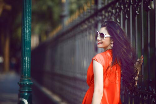 Nét sang chảnh của người đẹp 9x phiên dịch cho David Beckham