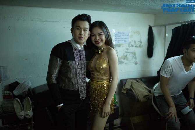 Dương Triệu Vũ nén cơn đau để chiều lòng khán giả