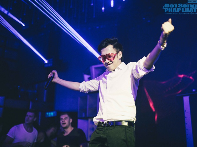 Dương Triệu Vũ nén cơn đau để chiều lòng khán giả