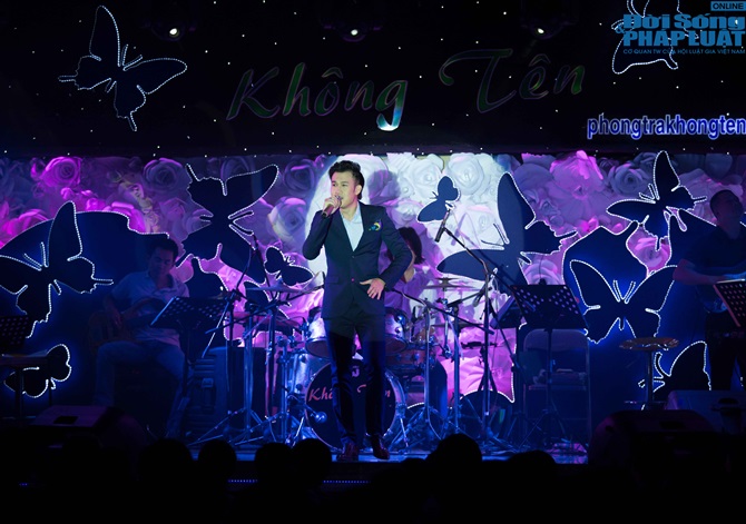 Dương Triệu Vũ nén cơn đau để chiều lòng khán giả