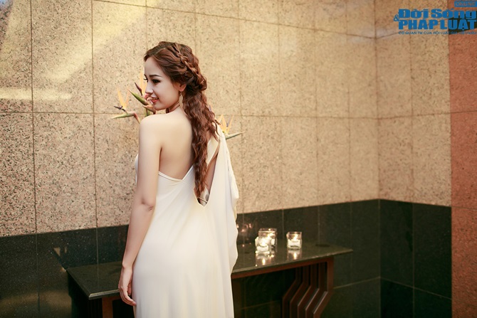 Mai Phương Thuý hội ngộ á hậu Dương Tú Anh tại Hà Nội