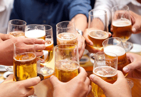 Quãng Ngãi: 22 cán bộ, đảng viên bị kỷ luật vì uống rượu buổi trư Quãng Ngãi: 22 cán bộ, đảng viên bị kỷ luật vì uống rượu buổi trư