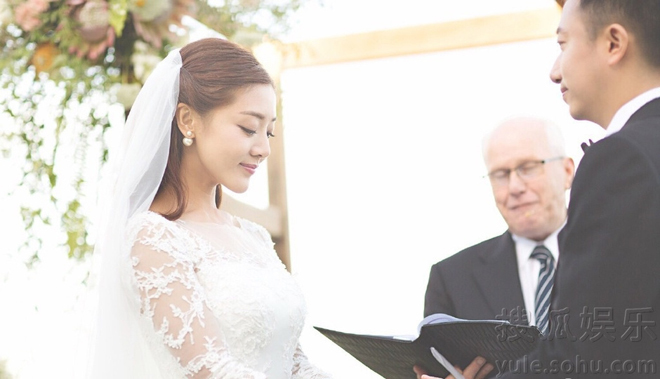 “Tiểu Châu Tấn” rạng ngời hạnh phúc trong ngày cưới