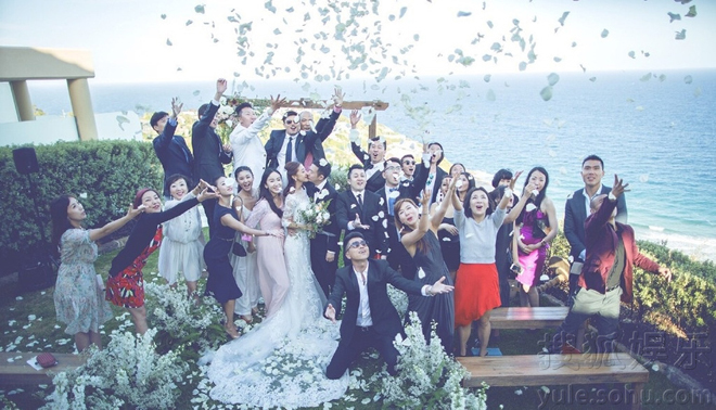 “Tiểu Châu Tấn” rạng ngời hạnh phúc trong ngày cưới