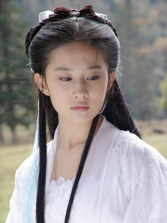 Nhan sắc của 3 phiên bản Tiểu Long Nữ