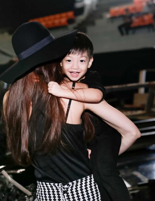 Hà Hồ cảm ơn “người đàn ông duy nhất cô yêu”