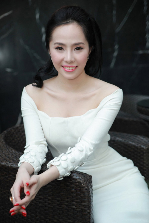 Hành trình nhan sắc Quỳnh Nga: Từ cá sấu chúa đen nhẻm thành thiê