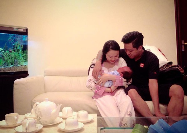 Lộ diện ảnh con trai Tuấn Hưng giống bố như đúc