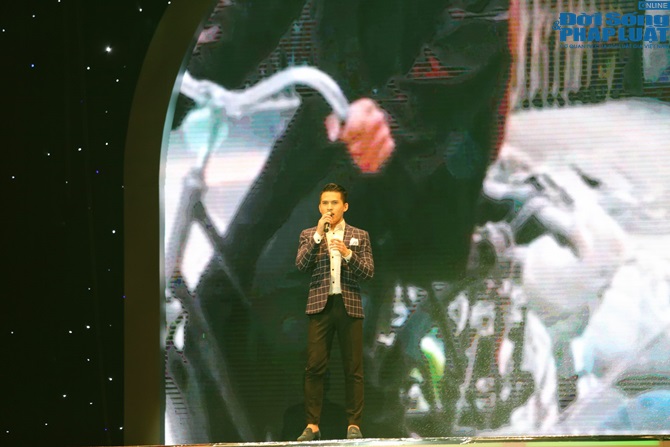 Thu Thủy tái xuất gợi cảm sau kết hôn