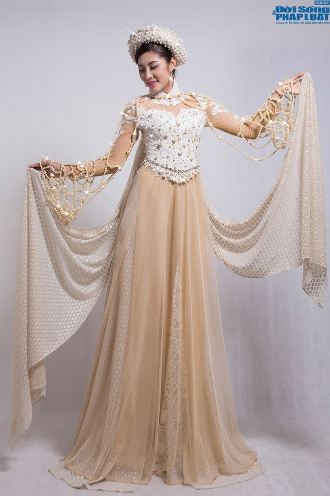 Trang phục Võ Việt Chung tại Miss International