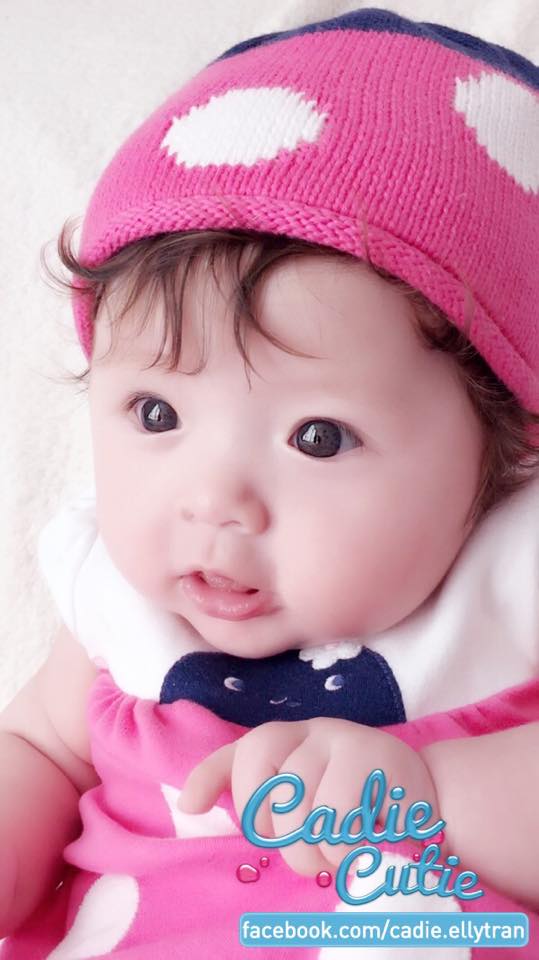 Hai mẹ con Elly Trần hóa 