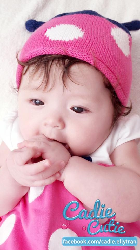 Hai mẹ con Elly Trần hóa 