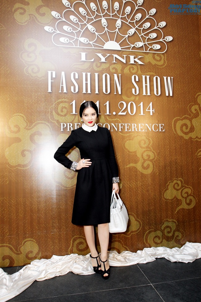 Lý Nhã Kỳ lên tiếng về việc dùng hàng nhái Lý Nhã Kỳ lên tiếng về việc dùng hàng nhái